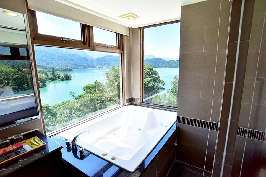 Miracolo View Hotel Yuchi Exterior photo